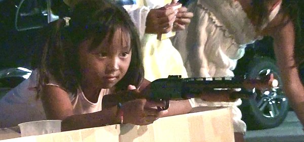 画像3: コルク玉射的打ちセット おもちゃ色々 (3)